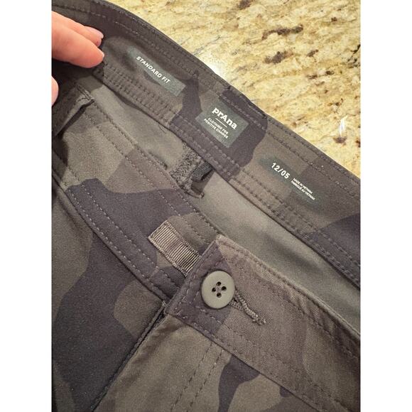 prAna Women's Black/Gray Kiking Shorts 5" Size 12 - Picture 4 of 4